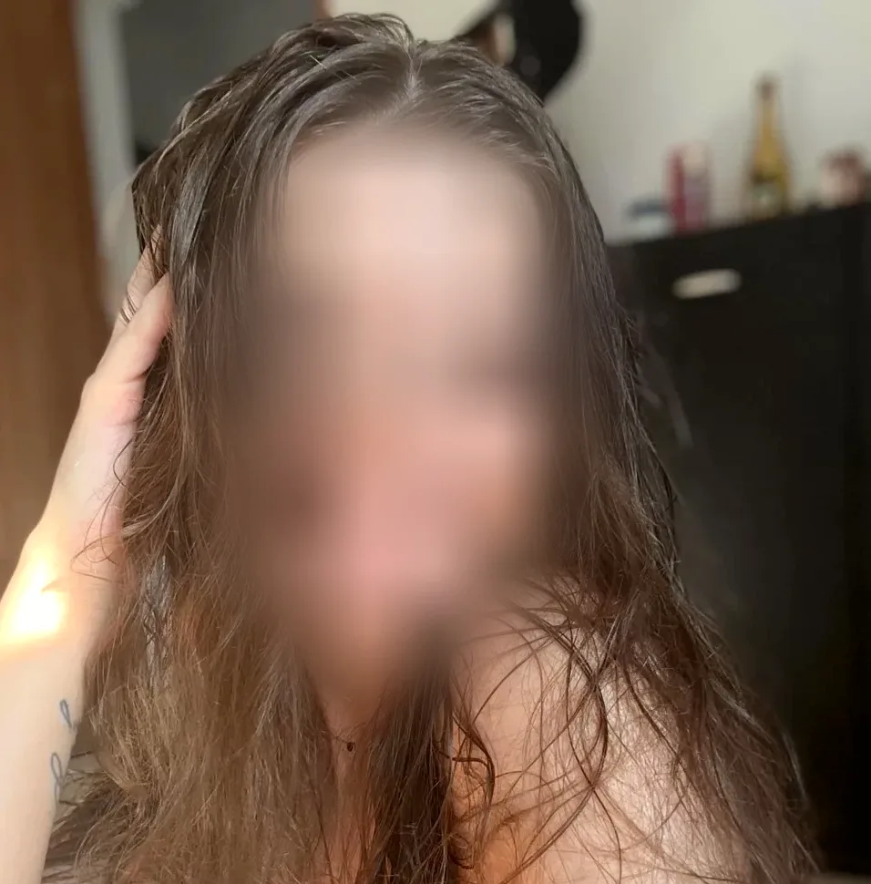 Nora, 19